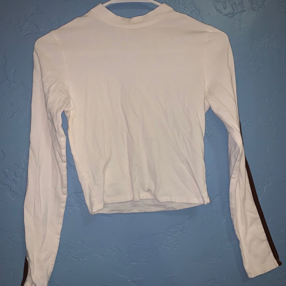 White long sleeve crop top